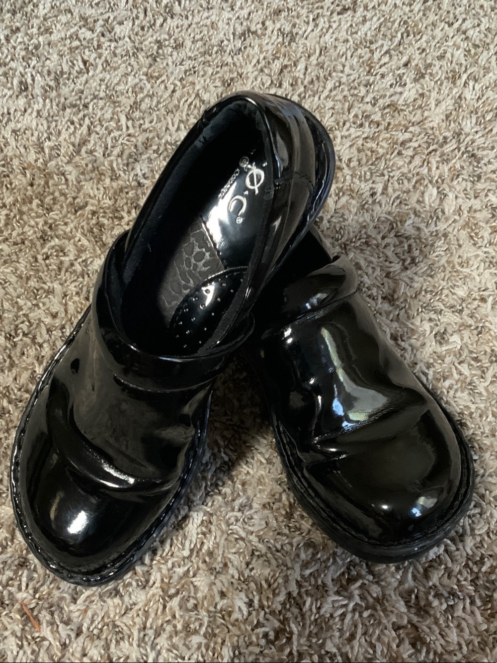 b.o.c. Women's Black Patent Slip-On Mules